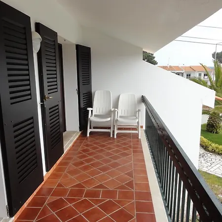 Dom wakacyjny Holiday Rua Dos Menesireis